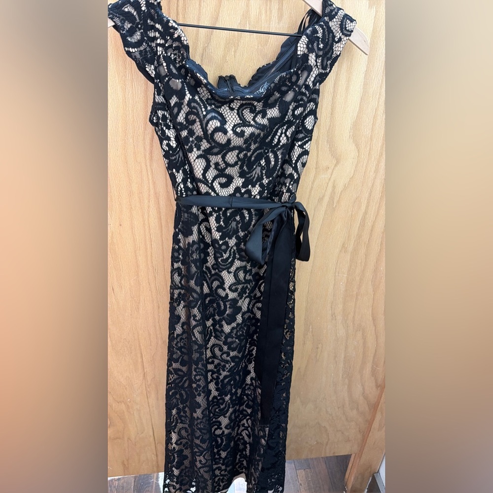 Betsy Adam Elegant Black Lace Dress